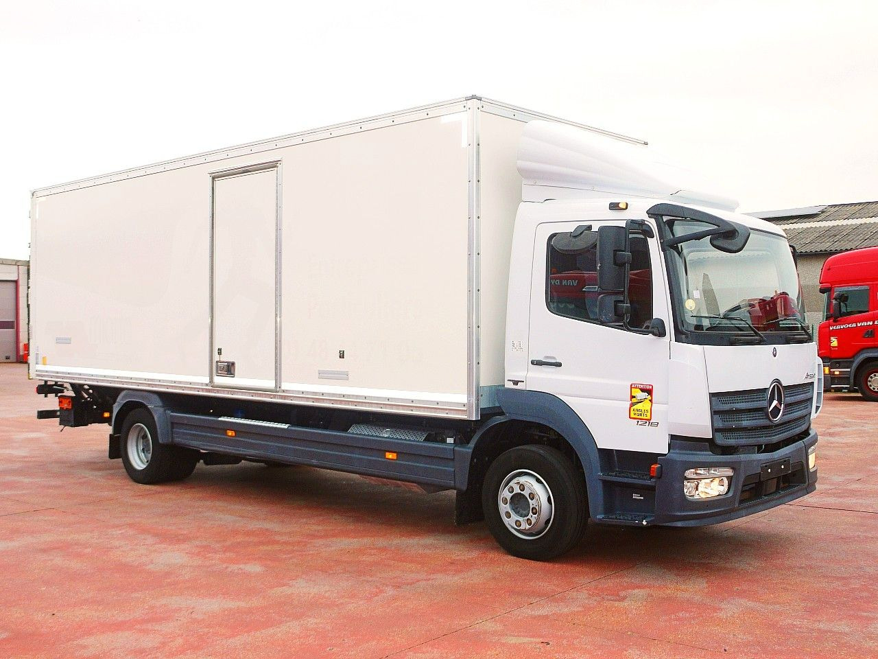 Mercedes-Benz 1218 ATEGO MEUBEL KOFFER A/C 124 Tkm - Autoutilitară box: Foto 2 Mercedes-Benz 1218 ATEGO MEUBEL KOFFER A/C 124 Tkm - Autoutilitară box: Foto 2
