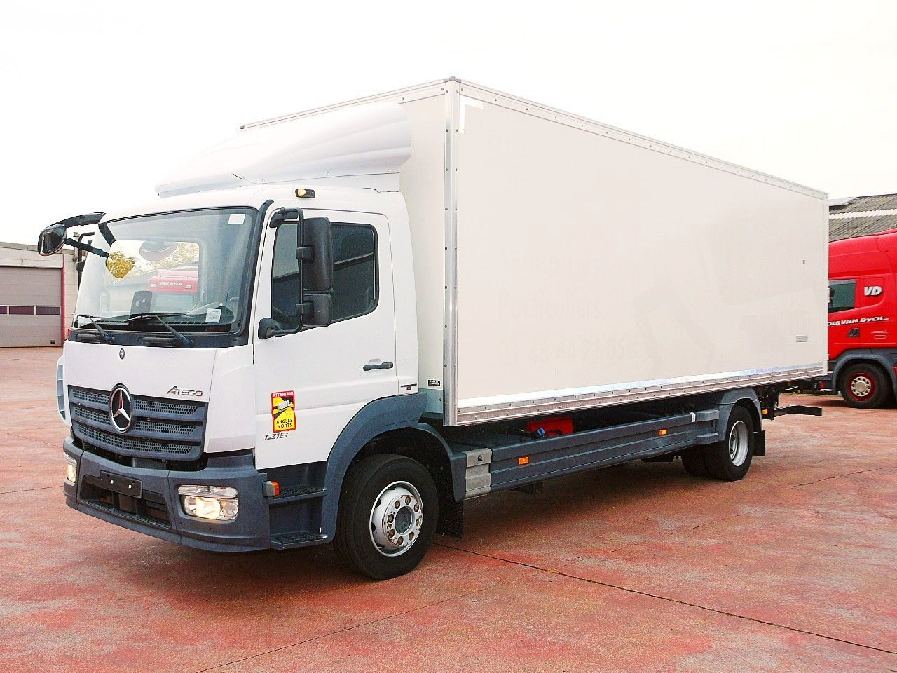 Mercedes-Benz 1218 ATEGO MEUBEL KOFFER A/C 124 Tkm - Autoutilitară box: Foto 4 Mercedes-Benz 1218 ATEGO MEUBEL KOFFER A/C 124 Tkm - Autoutilitară box: Foto 4