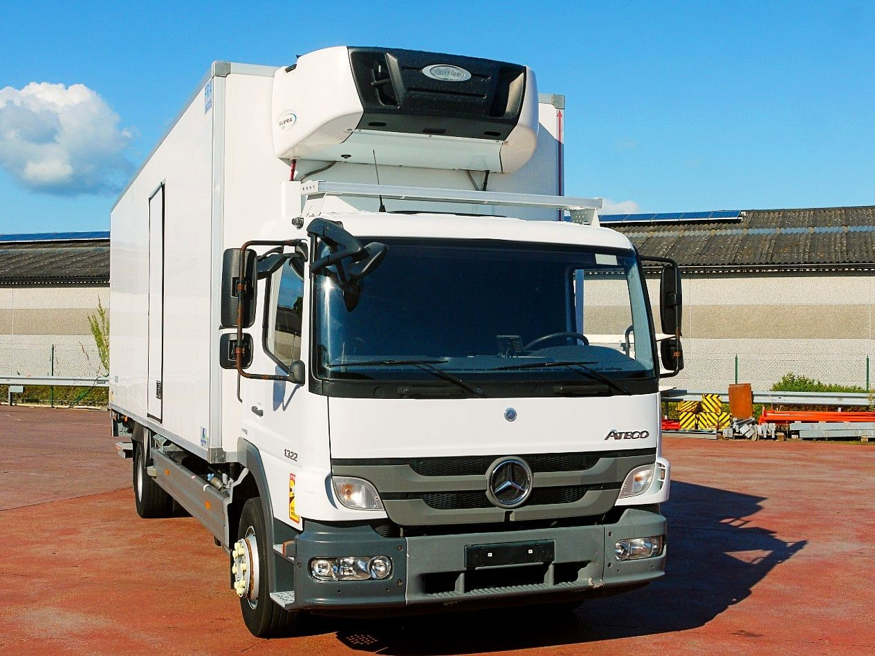 Mercedes-Benz 1322 ATEGO KUHLKOFFER CARRIER SUPRA 850 LBW A/C - Camion frigider: Foto 1 Mercedes-Benz 1322 ATEGO KUHLKOFFER CARRIER SUPRA 850 LBW A/C - Camion frigider: Foto 1
