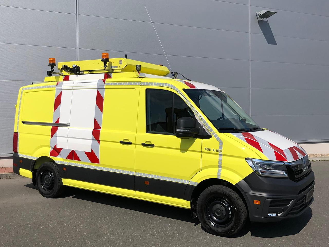 MAN TGE 3.180 L3H2 BF 4 BEGLEITFAHRZEUG ACC LED NAVI - Autoutilitară: Foto 2 MAN TGE 3.180 L3H2 BF 4 BEGLEITFAHRZEUG ACC LED NAVI - Autoutilitară: Foto 2