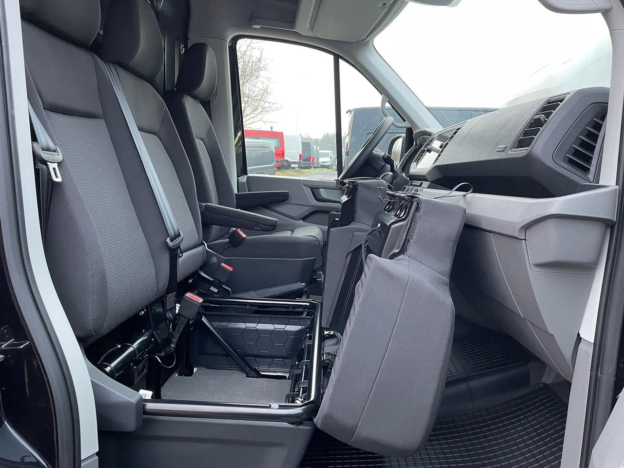 Dubă, Autoutilitară cabină dublă MAN TGE 3.160 L3H3 MIXTO RWD LED ACC RWD SHZ STANDH: Foto 28 Dubă, Autoutilitară cabină dublă MAN TGE 3.160 L3H3 MIXTO RWD LED ACC RWD SHZ STANDH: Foto 28