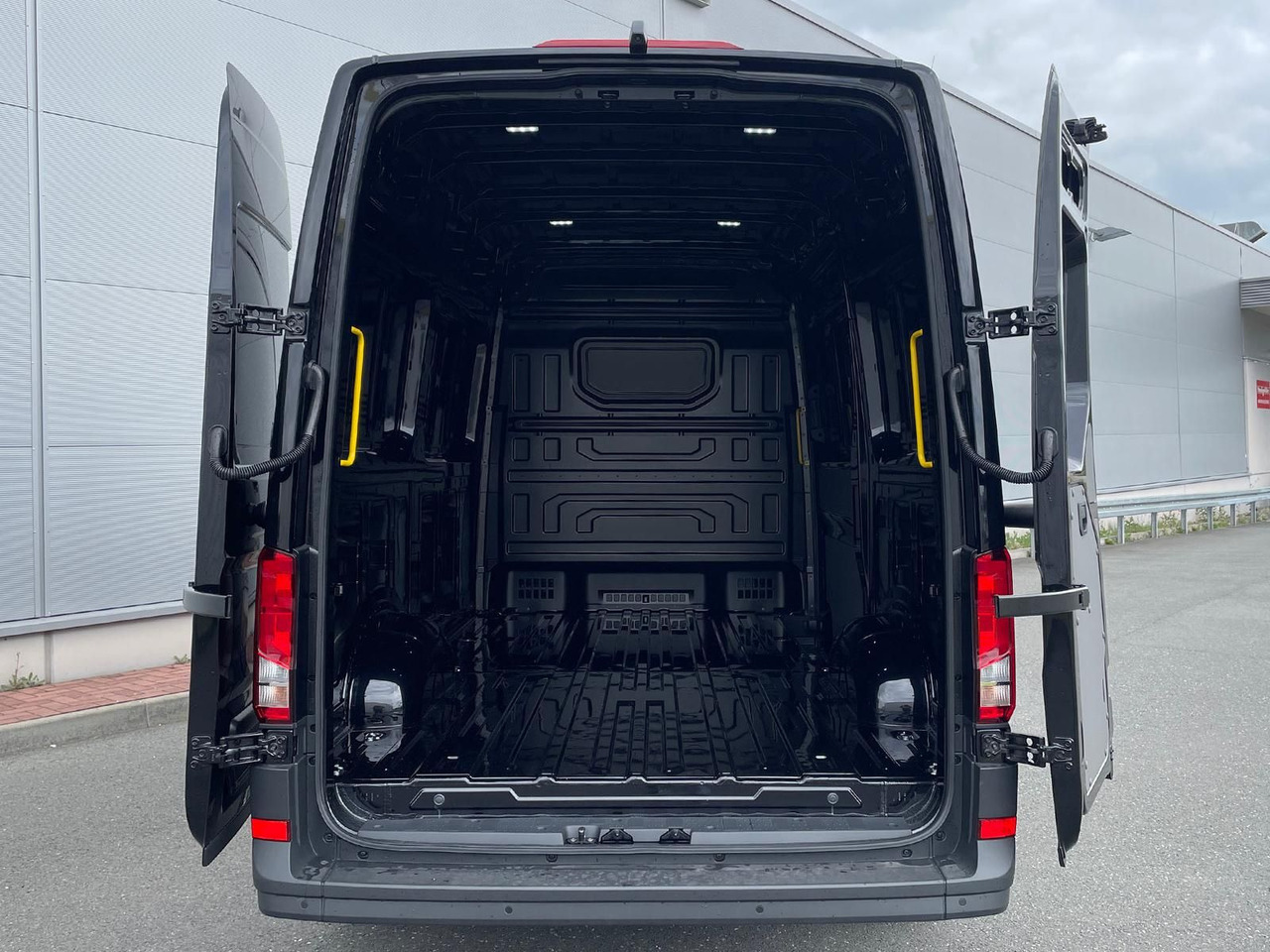 Dubă, Autoutilitară cabină dublă MAN TGE 3.160 L3H3 MIXTO RWD LED ACC RWD SHZ STANDH: Foto 13 Dubă, Autoutilitară cabină dublă MAN TGE 3.160 L3H3 MIXTO RWD LED ACC RWD SHZ STANDH: Foto 13