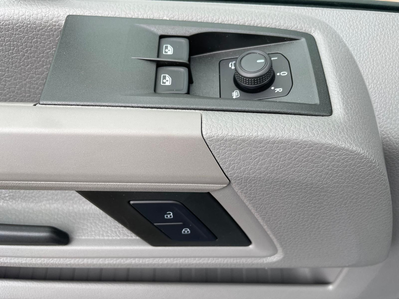 Dubă, Autoutilitară cabină dublă MAN TGE 3.160 L3H3 MIXTO RWD LED ACC RWD SHZ STANDH: Foto 32 Dubă, Autoutilitară cabină dublă MAN TGE 3.160 L3H3 MIXTO RWD LED ACC RWD SHZ STANDH: Foto 32