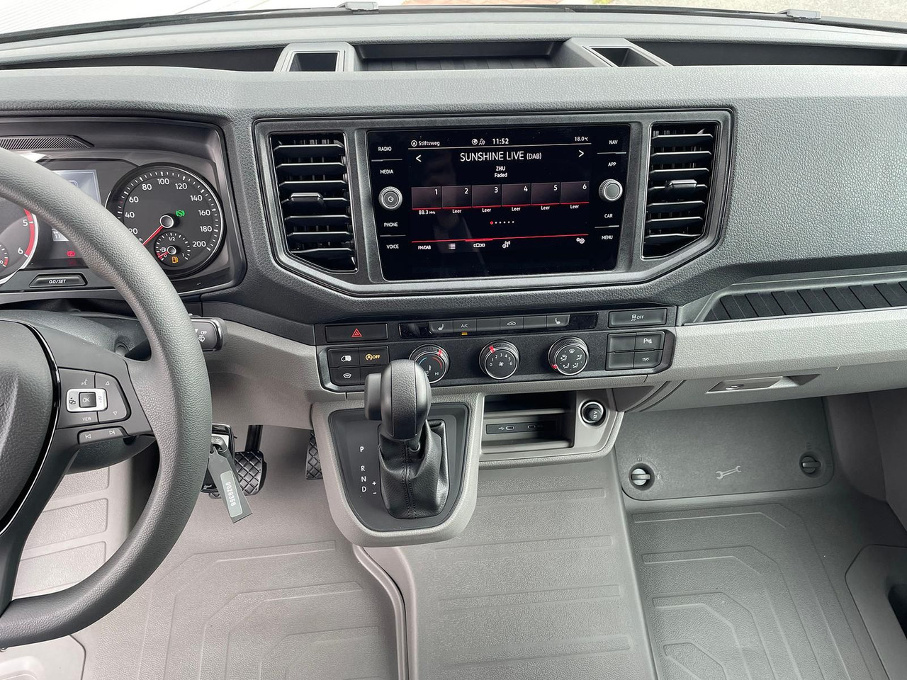 Dubă, Autoutilitară cabină dublă MAN TGE 3.160 L3H3 MIXTO RWD LED ACC RWD SHZ STANDH: Foto 17 Dubă, Autoutilitară cabină dublă MAN TGE 3.160 L3H3 MIXTO RWD LED ACC RWD SHZ STANDH: Foto 17