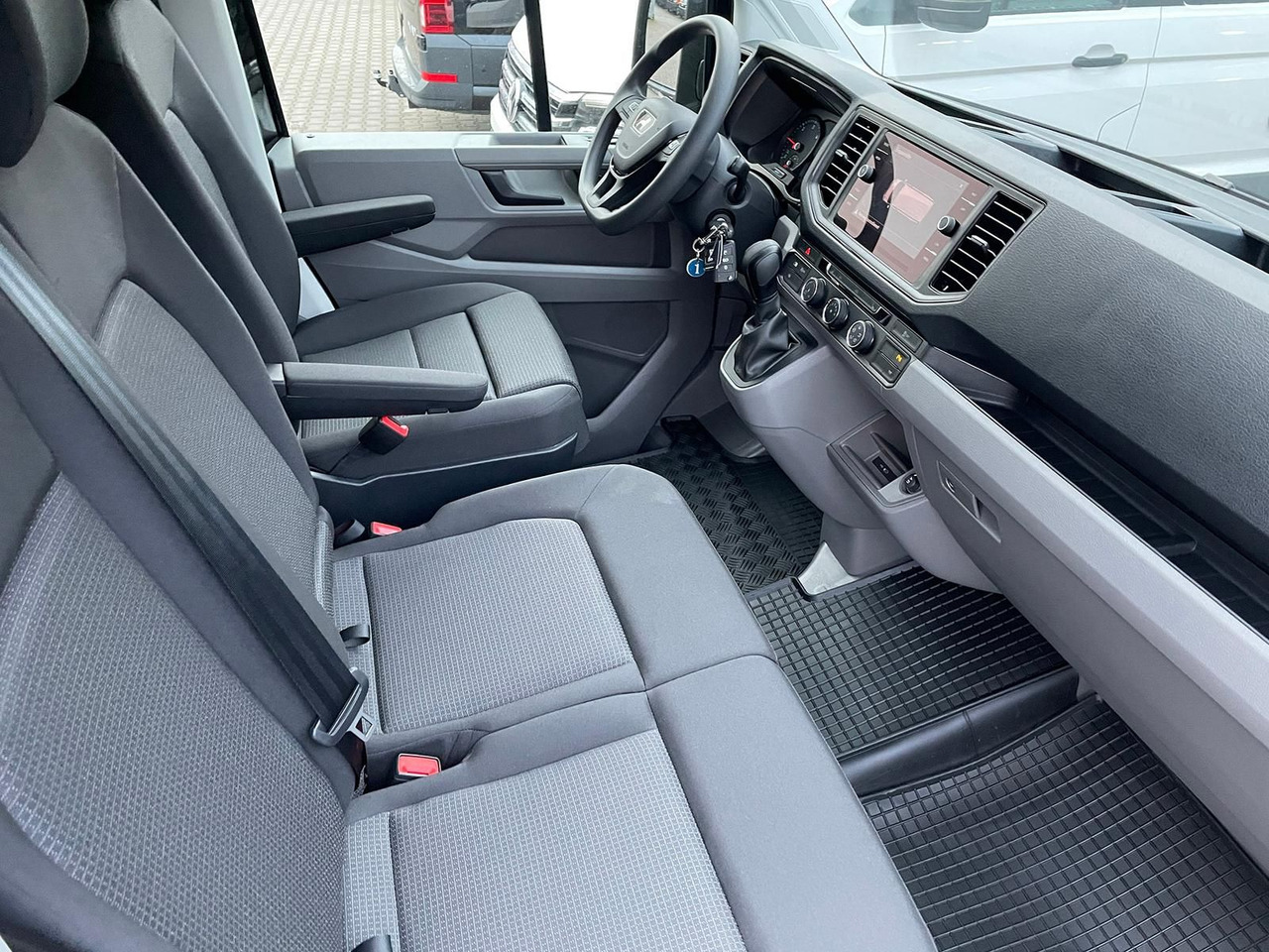 Dubă, Autoutilitară cabină dublă MAN TGE 3.160 L3H3 MIXTO RWD LED ACC RWD SHZ STANDH: Foto 27 Dubă, Autoutilitară cabină dublă MAN TGE 3.160 L3H3 MIXTO RWD LED ACC RWD SHZ STANDH: Foto 27