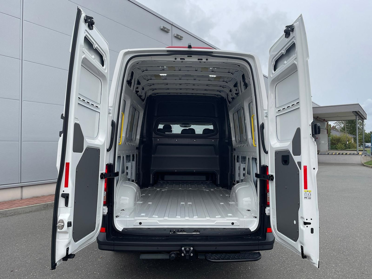 Automobil MAN TGE 3.180 L4H3 MIXTO 4x4 Autom STANDH LED KAMERA: Foto 11 Automobil MAN TGE 3.180 L4H3 MIXTO 4x4 Autom STANDH LED KAMERA: Foto 11