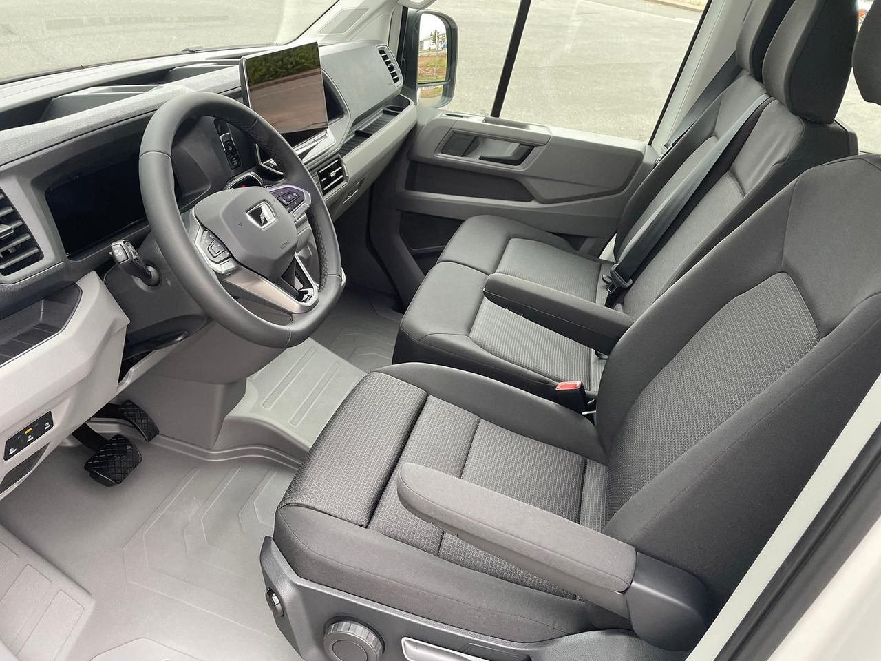 Dubă, Autoutilitară cabină dublă MAN TGE 3.180 L4H3 MIXTO 4x4 Autom STANDH LED KAMERA: Foto 25 Dubă, Autoutilitară cabină dublă MAN TGE 3.180 L4H3 MIXTO 4x4 Autom STANDH LED KAMERA: Foto 25