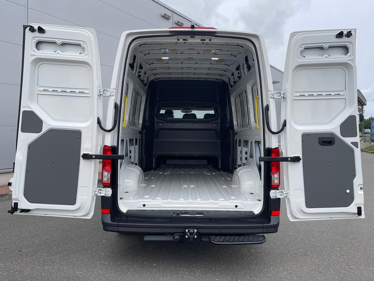 Automobil MAN TGE 3.180 L4H3 MIXTO 4x4 Autom STANDH LED KAMERA: Foto 31 Automobil MAN TGE 3.180 L4H3 MIXTO 4x4 Autom STANDH LED KAMERA: Foto 31