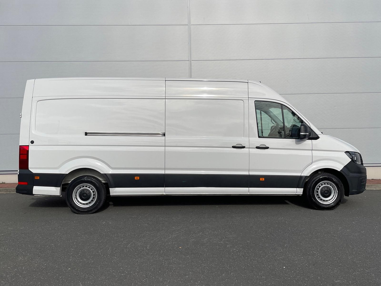 Volkswagen Crafter Kasten 35 L4H3 Autom. NAVI KAMERA KLIMA - Transport persoane: Foto 5 Volkswagen Crafter Kasten 35 L4H3 Autom. NAVI KAMERA KLIMA - Transport persoane: Foto 5