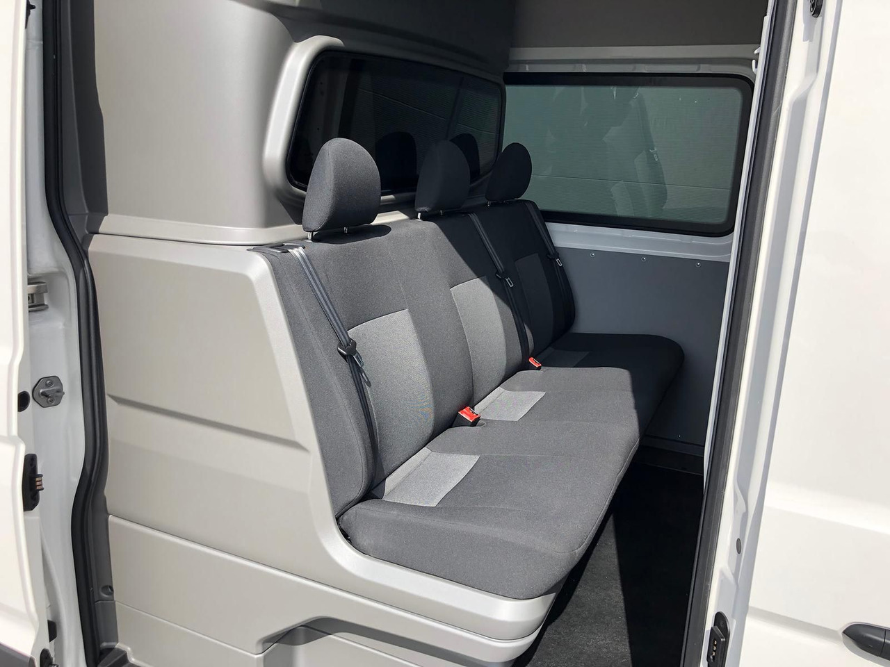 Volkswagen Crafter MIXTO 35 L4H3 KAMERA KLIMA SITZHZ DAB - Dubă, Autoutilitară cabină dublă: Foto 3 Volkswagen Crafter MIXTO 35 L4H3 KAMERA KLIMA SITZHZ DAB - Dubă, Autoutilitară cabină dublă: Foto 3