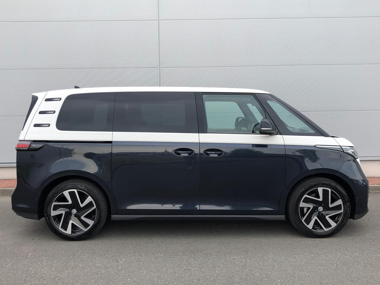 Volkswagen ID. Buzz 150 kW Pro AHK ACC MATRIX LED KEYLESS - Microbuz, Autobuz electric: Foto 5 Volkswagen ID. Buzz 150 kW Pro AHK ACC MATRIX LED KEYLESS - Microbuz, Autobuz electric: Foto 5