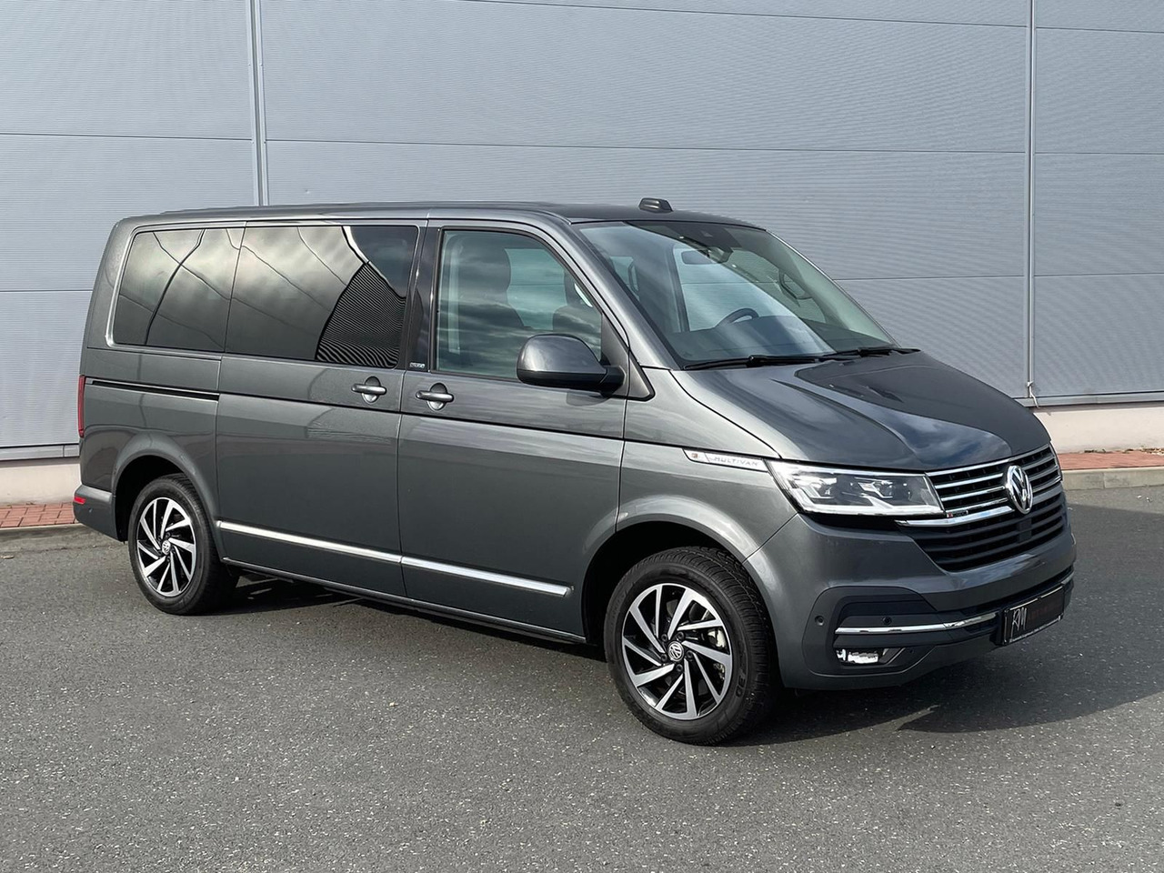Volkswagen T6.1 Multivan Comfortline 4M ACC KAMERA SITZHZ - Microbuz, Transport persoane: Foto 2 Volkswagen T6.1 Multivan Comfortline 4M ACC KAMERA SITZHZ - Microbuz, Transport persoane: Foto 2