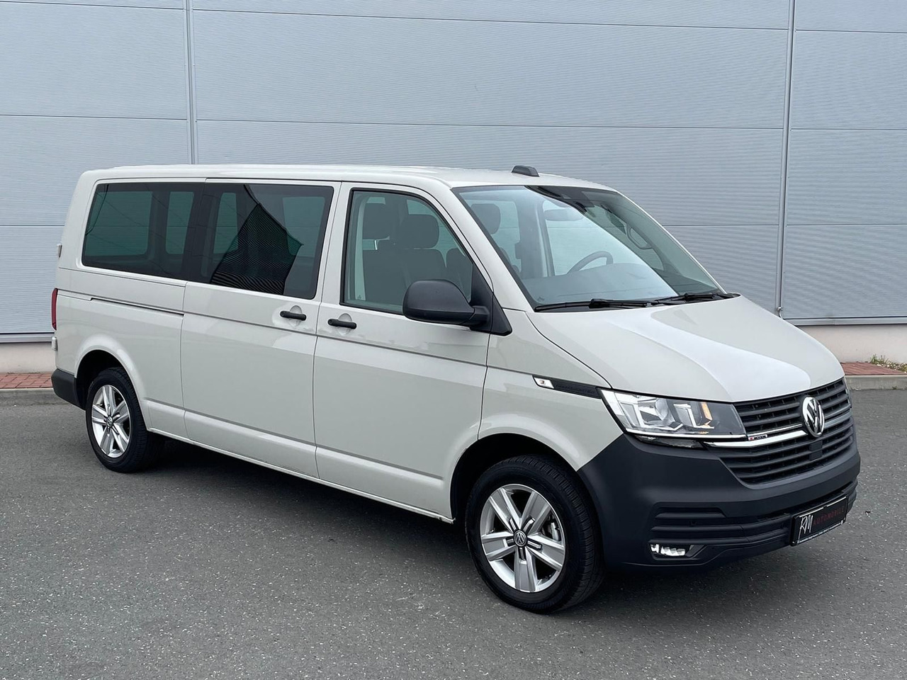 Volkswagen T6.1 Transporter 2.0 TDI lang 4MOTION SITZHZ NAV - Dubă: Foto 2 Volkswagen T6.1 Transporter 2.0 TDI lang 4MOTION SITZHZ NAV - Dubă: Foto 2