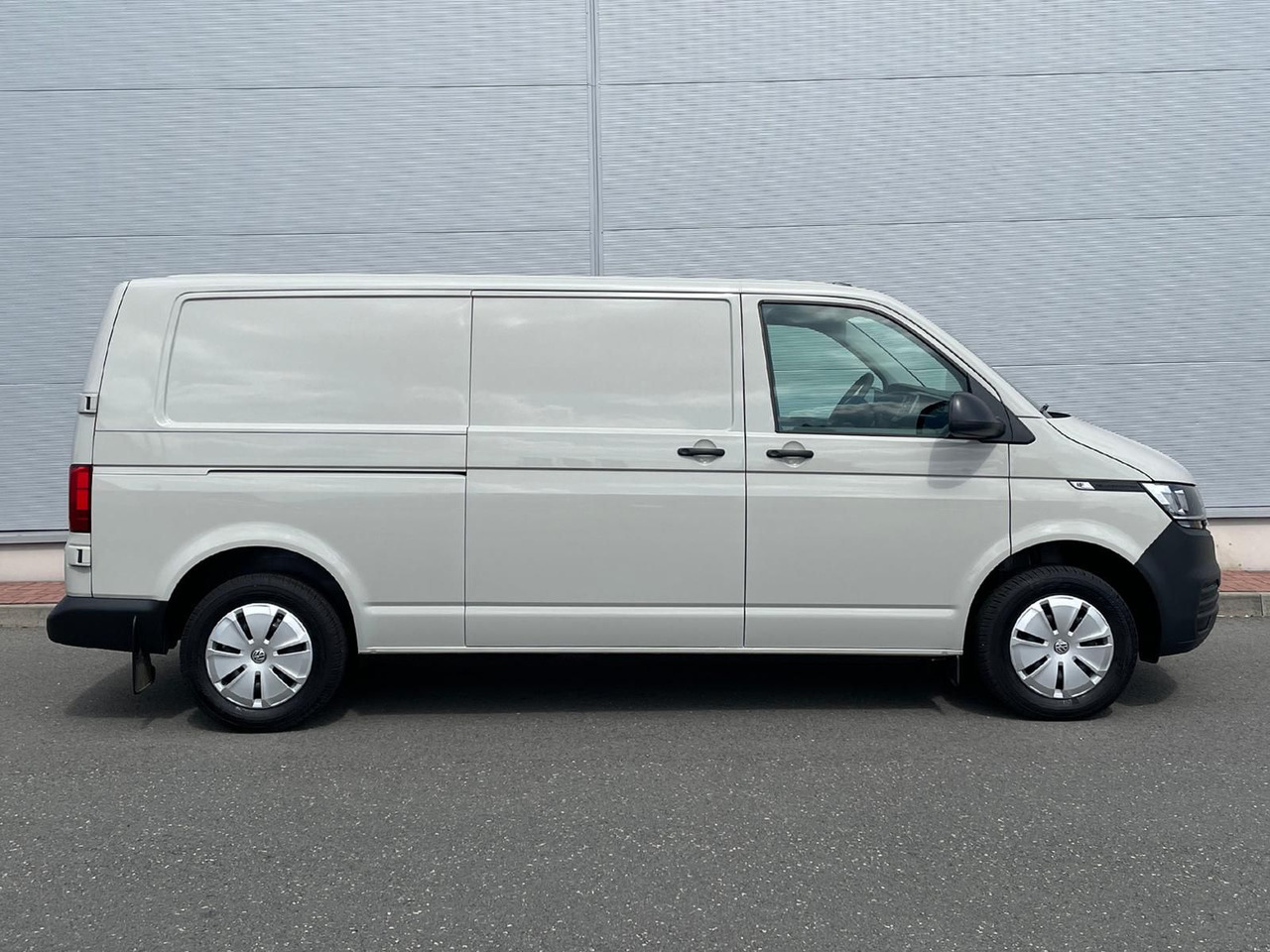 Volkswagen T6.1 Transporter Kasten LR TEMPOMAT KAMERA KLIMA - Transport persoane: Foto 5 Volkswagen T6.1 Transporter Kasten LR TEMPOMAT KAMERA KLIMA - Transport persoane: Foto 5