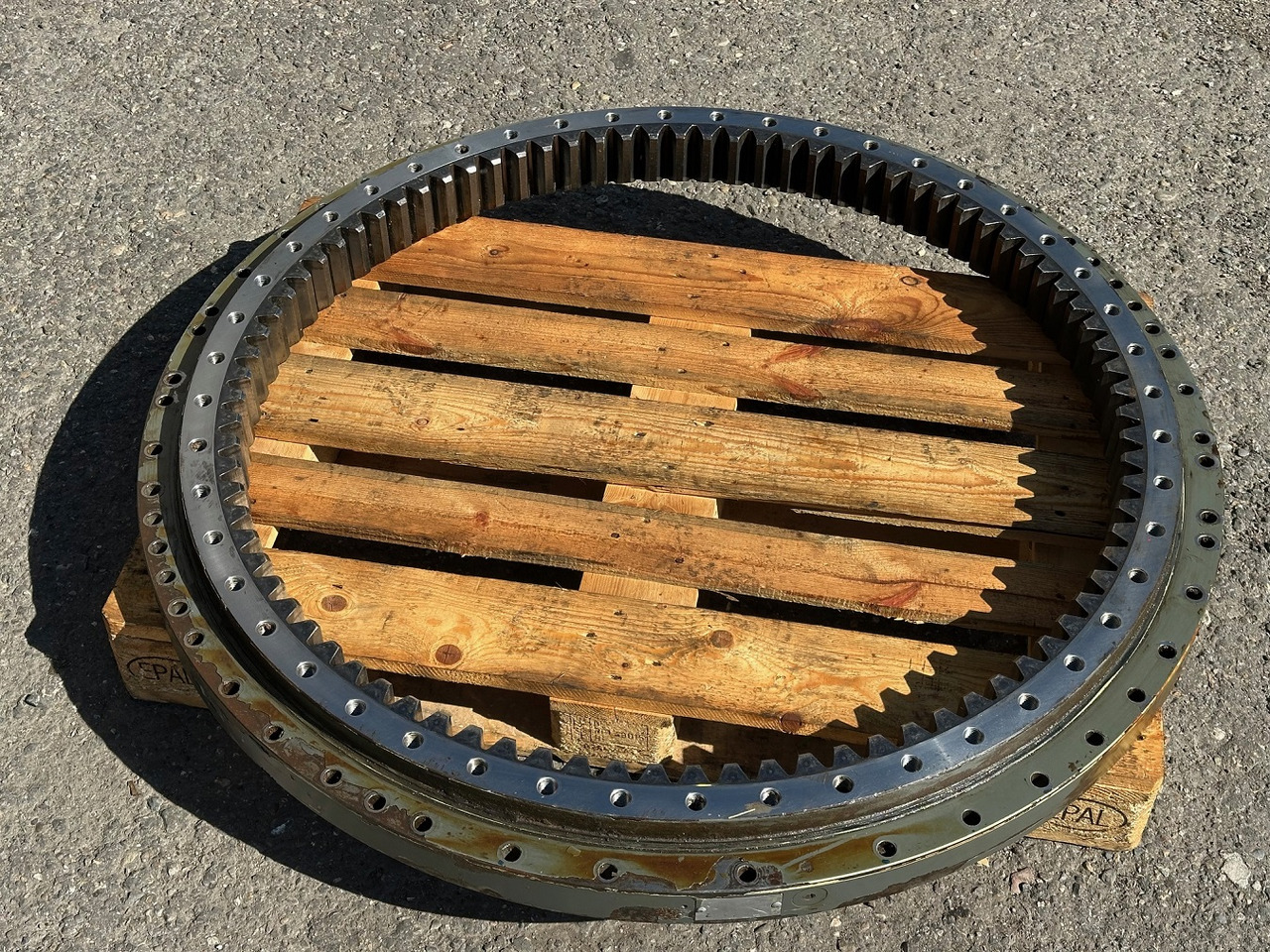 LIEBHERR Original Drehkranz – Kugeldrehverbindung mit ID-Nr.11690802. R920 S-1545,R920-1545,R922 LC-1442,R922 LC-1443,R922-1442,R924 LC-1444,R924 LC-1445,R924-1444,R925-1444. #11690802.N10220272# - Rulment rotire pentru Excavator pe şenile: Foto 3 LIEBHERR Original Drehkranz – Kugeldrehverbindung mit ID-Nr.11690802. R920 S-1545,R920-1545,R922 LC-1442,R922 LC-1443,R922-1442,R924 LC-1444,R924 LC-1445,R924-1444,R925-1444. #11690802.N10220272# - Rulment rotire pentru Excavator pe şenile: Foto 3