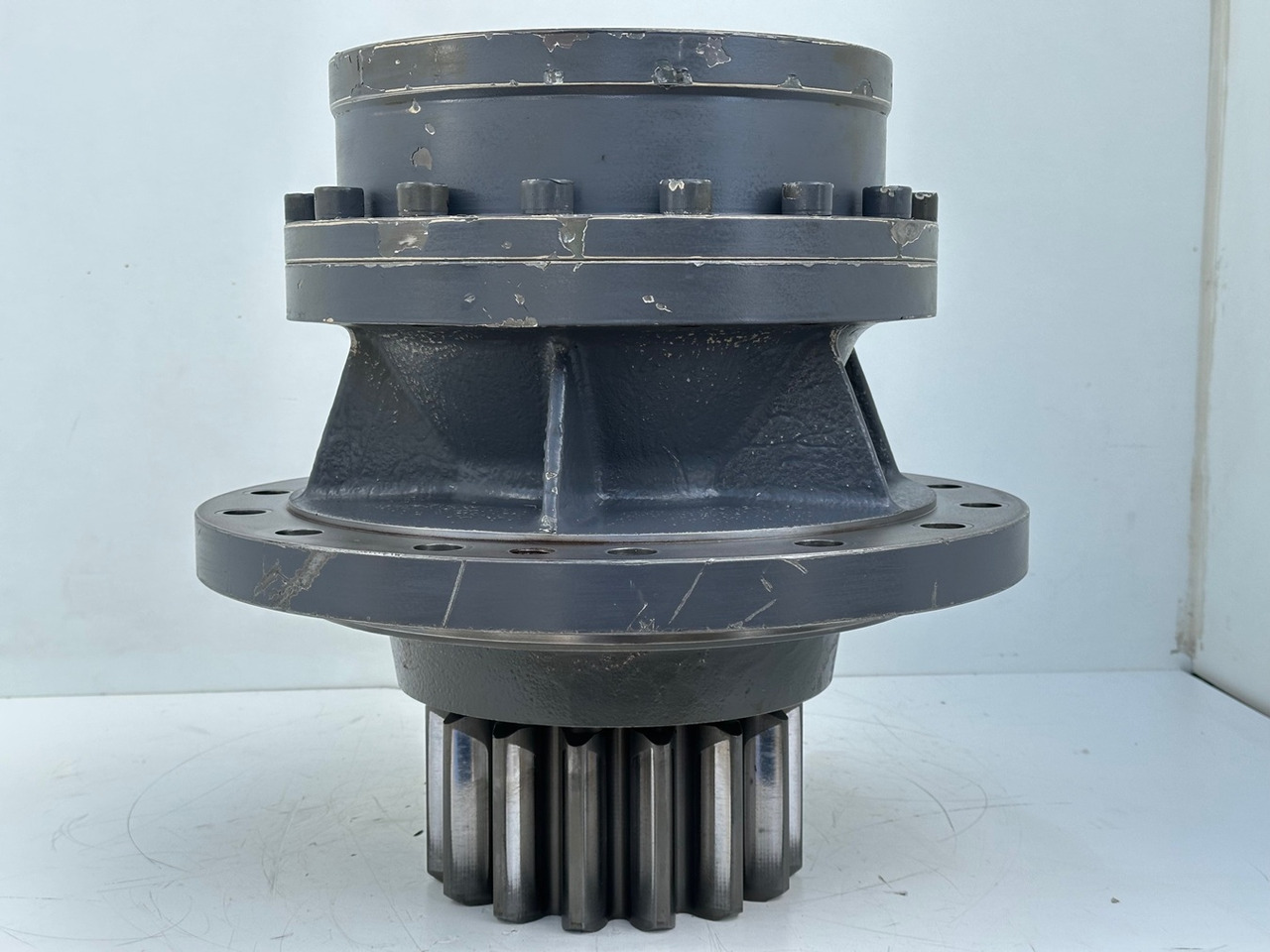 LIEBHERR Original Schwenkantrieb Typ:GFB2160 mit ID-Nr.11657357 – ID-Nr.12204229. R920 S-1545, R920-1545, R922LC-1442, R922 LC-1443, R924 LC-1444, R924 LC-1445. #11657357.04.10# - Reductor de rotire pentru Excavator pe şenile: Foto 1 LIEBHERR Original Schwenkantrieb Typ:GFB2160 mit ID-Nr.11657357 – ID-Nr.12204229. R920 S-1545, R920-1545, R922LC-1442, R922 LC-1443, R924 LC-1444, R924 LC-1445. #11657357.04.10# - Reductor de rotire pentru Excavator pe şenile: Foto 1