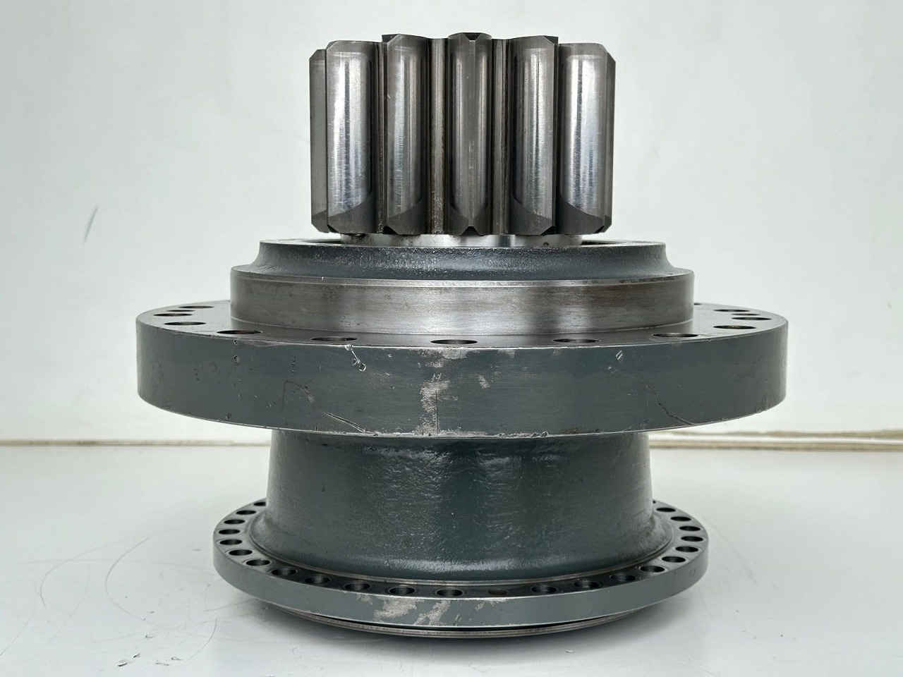 Liebherr Abtriebswellengehäuse ID-Nr.90013701 mit Abtriebswelle ID-Nr.90214087. SAT275A290. R922 LC-1486. R924 LC-1487. #0871#0876# - Transmisie pentru Utilaje constructii: Foto 4 Liebherr Abtriebswellengehäuse ID-Nr.90013701 mit Abtriebswelle ID-Nr.90214087. SAT275A290. R922 LC-1486. R924 LC-1487. #0871#0876# - Transmisie pentru Utilaje constructii: Foto 4