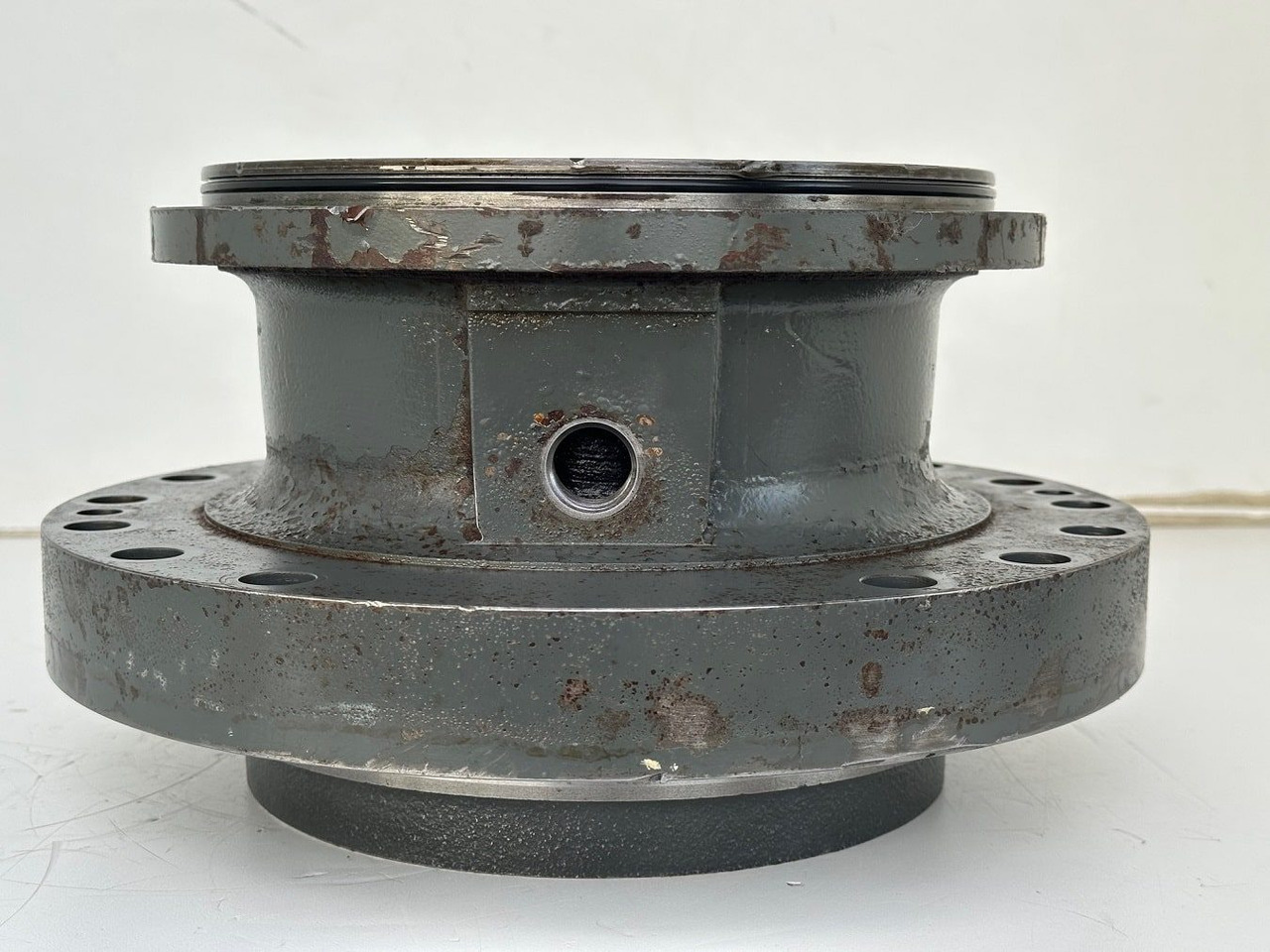 Liebherr Abtriebswellengehäuse ID-Nr.90015650 and Kegelrollenlager ID-Nr.761008503 and Kegelrollenlager ID-Nr.10195527. #BR.GE:10899#1777# - Reductor de rotire pentru Excavator pe şenile: Foto 3 Liebherr Abtriebswellengehäuse ID-Nr.90015650 and Kegelrollenlager ID-Nr.761008503 and Kegelrollenlager ID-Nr.10195527. #BR.GE:10899#1777# - Reductor de rotire pentru Excavator pe şenile: Foto 3
