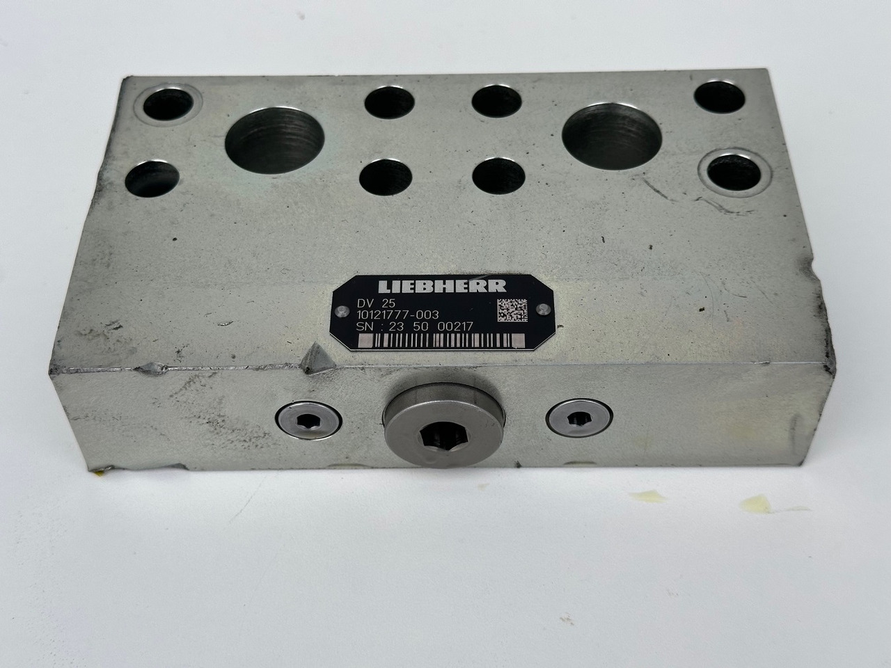 Liebherr Dämpfungsventil ID-Nr.10121777. P924 COMP, P926, R926, R916, R922, R924 COMP, R924, R926 COMP, R926, R930, R936, R946, R950 T, R960 T. #10121777.30.12## - Reductor de rotire pentru Excavator: Foto 1 Liebherr Dämpfungsventil ID-Nr.10121777. P924 COMP, P926, R926, R916, R922, R924 COMP, R924, R926 COMP, R926, R930, R936, R946, R950 T, R960 T. #10121777.30.12## - Reductor de rotire pentru Excavator: Foto 1