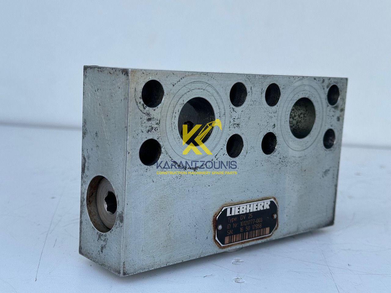 Liebherr Dämpfungsventil ID-Nr.10121777. P924 COMP, P926, R926, R916, R922, R924 COMP, R924, R926 COMP, R926, R930, R936, R946, R950 T, R960 T. #10121777.43199# - Reductor de rotire pentru Utilaje constructii: Foto 2 Liebherr Dämpfungsventil ID-Nr.10121777. P924 COMP, P926, R926, R916, R922, R924 COMP, R924, R926 COMP, R926, R930, R936, R946, R950 T, R960 T. #10121777.43199# - Reductor de rotire pentru Utilaje constructii: Foto 2