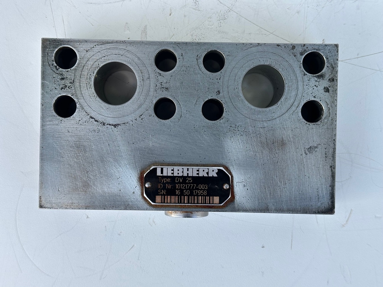 Liebherr Dämpfungsventil ID-Nr.10121777. P924 COMP, P926, R926, R916, R922, R924 COMP, R924, R926 COMP, R926, R930, R936, R946, R950 T, R960 T. #10121777.43199# - Reductor de rotire pentru Utilaje constructii: Foto 5 Liebherr Dämpfungsventil ID-Nr.10121777. P924 COMP, P926, R926, R916, R922, R924 COMP, R924, R926 COMP, R926, R930, R936, R946, R950 T, R960 T. #10121777.43199# - Reductor de rotire pentru Utilaje constructii: Foto 5