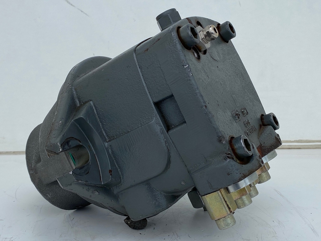 Liebherr Hydraulikeinbaumotor FMF090, ID-Nr.10120382 - ID-Nr.9273168 - ID-Nr.9074075. A900, A944, LH60, E942, EP944, ER944, LOS942, LOS944, P942, P944, R934 TR, R940, R942, R944, R946, R950. #17868 - Motor hidraulic pentru Excavator pe şenile: Foto 3 Liebherr Hydraulikeinbaumotor FMF090, ID-Nr.10120382 - ID-Nr.9273168 - ID-Nr.9074075. A900, A944, LH60, E942, EP944, ER944, LOS942, LOS944, P942, P944, R934 TR, R940, R942, R944, R946, R950. #17868 - Motor hidraulic pentru Excavator pe şenile: Foto 3