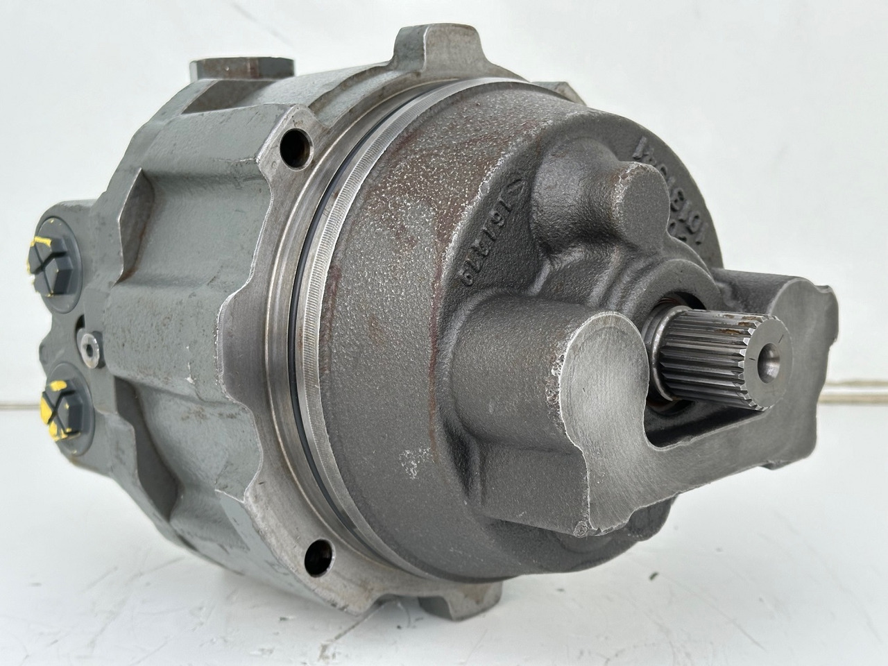 Liebherr Hydraulikeinbaumotor LH46VE 085. ID-Nr.12421312 - ID-Nr.12881023. LO1926, LOS926 K-LC, R922, R924, R926, R926 K-LC, R930 T. #20.38.0978# - Motor hidraulic pentru Utilaje constructii: Foto 2 Liebherr Hydraulikeinbaumotor LH46VE 085. ID-Nr.12421312 - ID-Nr.12881023. LO1926, LOS926 K-LC, R922, R924, R926, R926 K-LC, R930 T. #20.38.0978# - Motor hidraulic pentru Utilaje constructii: Foto 2
