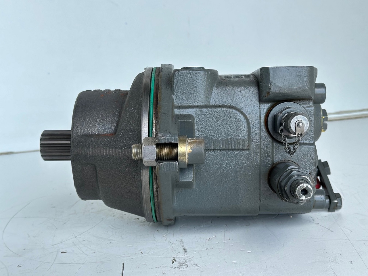 Liebherr Hydraulikeinbaumotor Typ:FMF058, ID-Nr.10122576 - ID-Nr.10145827 - ID-Nr.11371069. LOS1906, P924 COMP , R906, R906 PROTO, R916, R922, R924, R924 COMP, R926 COMP, R926 K LC. #39780# - Motor hidraulic pentru Excavator: Foto 3 Liebherr Hydraulikeinbaumotor Typ:FMF058, ID-Nr.10122576 - ID-Nr.10145827 - ID-Nr.11371069. LOS1906, P924 COMP , R906, R906 PROTO, R916, R922, R924, R924 COMP, R926 COMP, R926 K LC. #39780# - Motor hidraulic pentru Excavator: Foto 3