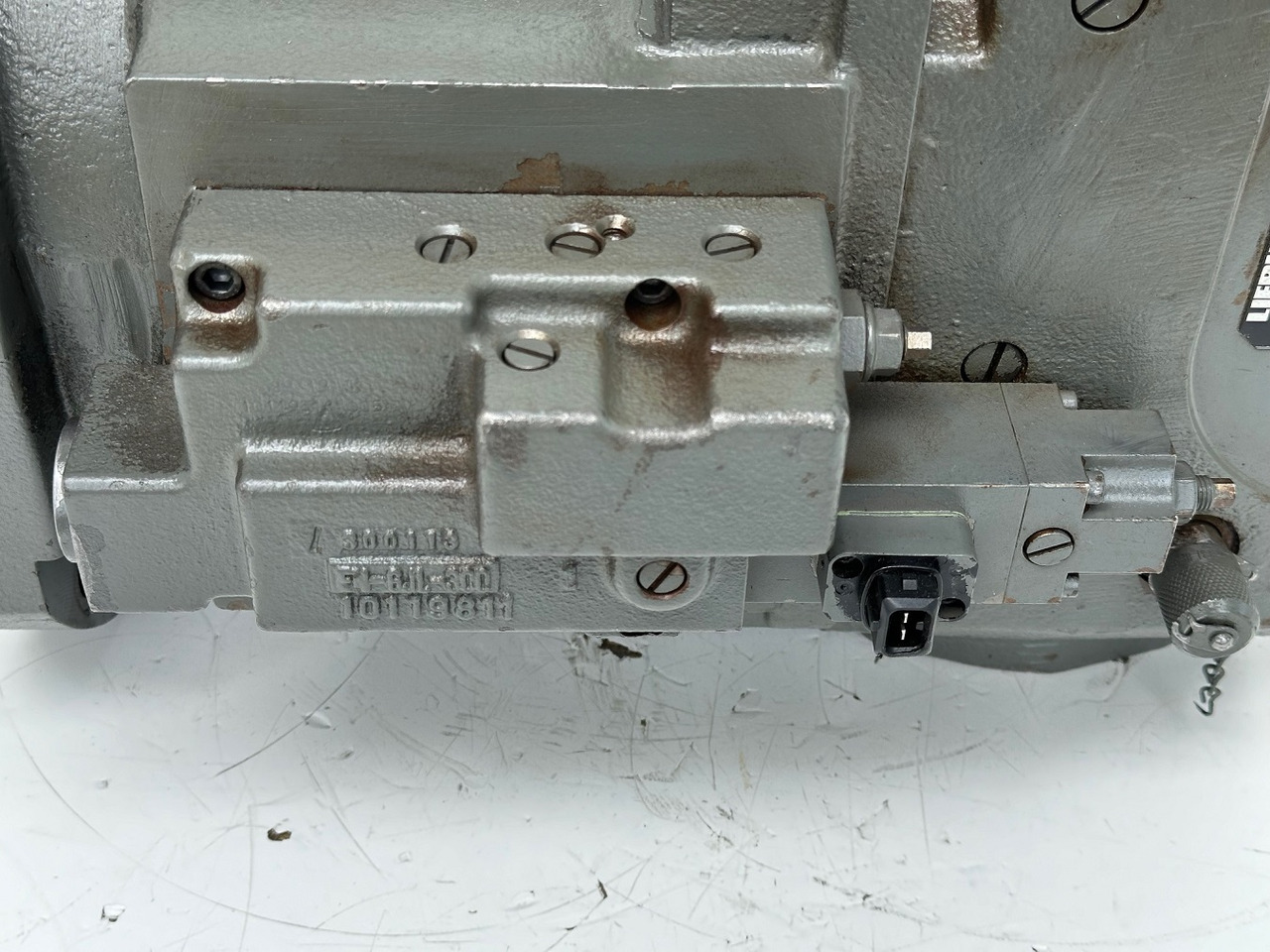 Pompa hidraulica pentru Excavator pe roţi Liebherr Hydraulikverstellpumpe Typ:DPV O 165.   ID-Nr.10120060 - ID-Nr.10144915.   LH120 C-1103, LH120 CG-1103, LH120 M-1102.   #10144915.13342#: Foto 15