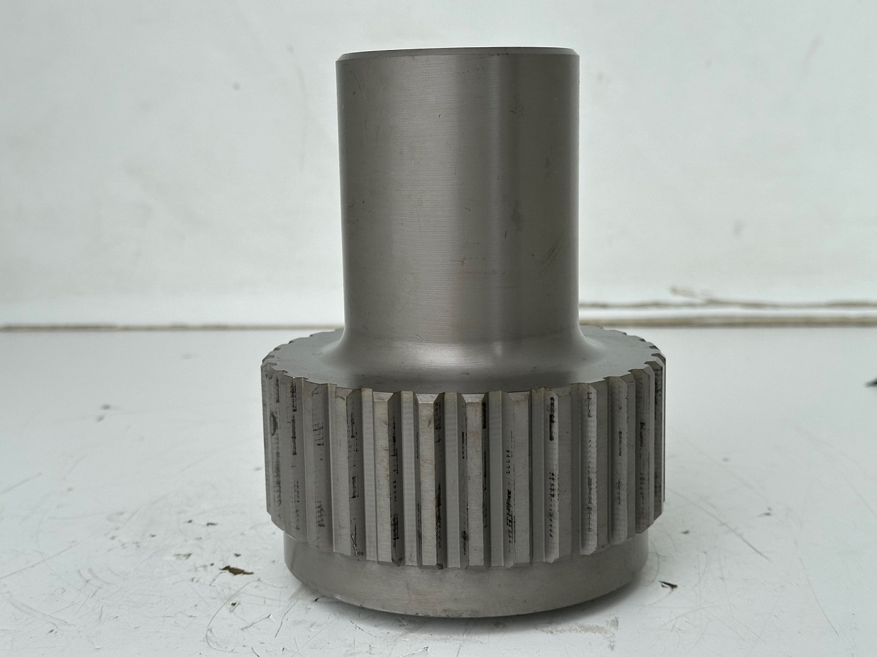 Liebherr Lamellenträger ID-Nr.90218052. FAT500F522, FAT500F528, FAT500F529, FAT500F559. PR73605, PR7363, PR7364. #90218052.01# - Transmisie finală pentru Utilaje constructii: Foto 1 Liebherr Lamellenträger ID-Nr.90218052. FAT500F522, FAT500F528, FAT500F529, FAT500F559. PR73605, PR7363, PR7364. #90218052.01# - Transmisie finală pentru Utilaje constructii: Foto 1