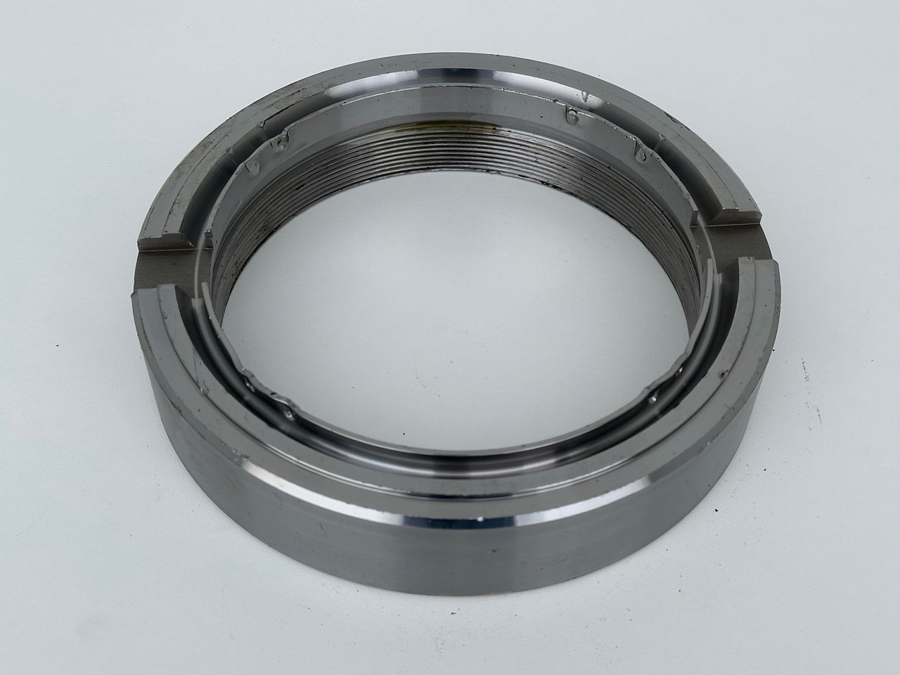 Liebherr Original Nutmutter ID-Nr.9443117 - ID-Nr.944311703. LH110,A974,LOS974,P974,P976,R974,R976,R980,P994,P995,R944,R995. #944311703.30.12.02# - Reductor de rotire pentru Utilaje constructii: Foto 1 Liebherr Original Nutmutter ID-Nr.9443117 - ID-Nr.944311703. LH110,A974,LOS974,P974,P976,R974,R976,R980,P994,P995,R944,R995. #944311703.30.12.02# - Reductor de rotire pentru Utilaje constructii: Foto 1
