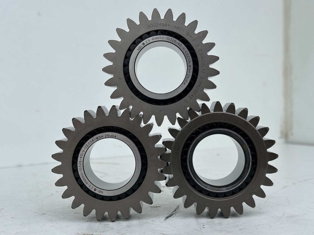 Liebherr Original Planetenrad ID-Nr.90024983. FAT325P113, FAT325P114, FAT325P115, FAT325P119. A924,LH22C,LH26EC,LH30C,LOS103,R914COMP,R914RAIL,LOS914,LOS920,R918,R920,R922. #90024984.03# - Transmisie finală pentru Utilaje constructii: Foto 2 Liebherr Original Planetenrad ID-Nr.90024983. FAT325P113, FAT325P114, FAT325P115, FAT325P119. A924,LH22C,LH26EC,LH30C,LOS103,R914COMP,R914RAIL,LOS914,LOS920,R918,R920,R922. #90024984.03# - Transmisie finală pentru Utilaje constructii: Foto 2