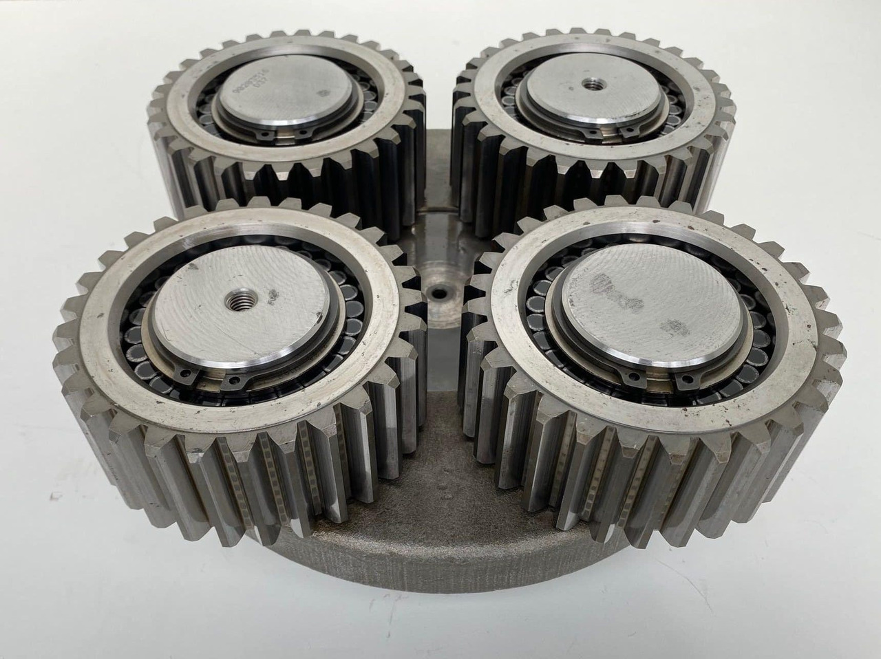 Liebherr Planetenträger ID-Nr.90203516 mit Planetenrad ID-Nr.90203494. Typ:FAT400G546. PR71605LGP-1823. PR716LGP-1423. PR716XL-1422. - Transmisie finală pentru Buldozer: Foto 2 Liebherr Planetenträger ID-Nr.90203516 mit Planetenrad ID-Nr.90203494. Typ:FAT400G546. PR71605LGP-1823. PR716LGP-1423. PR716XL-1422. - Transmisie finală pentru Buldozer: Foto 2