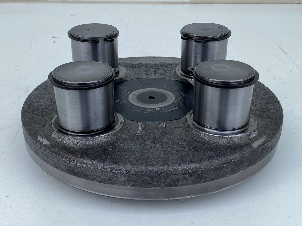 Liebherr Planetenträger ID-Nr.944306303 - ID-Nr.9443063.  #PL0401.01# - Reductor de rotire pentru Excavator pe şenile: Foto 2 Liebherr Planetenträger ID-Nr.944306303 - ID-Nr.9443063.  #PL0401.01# - Reductor de rotire pentru Excavator pe şenile: Foto 2