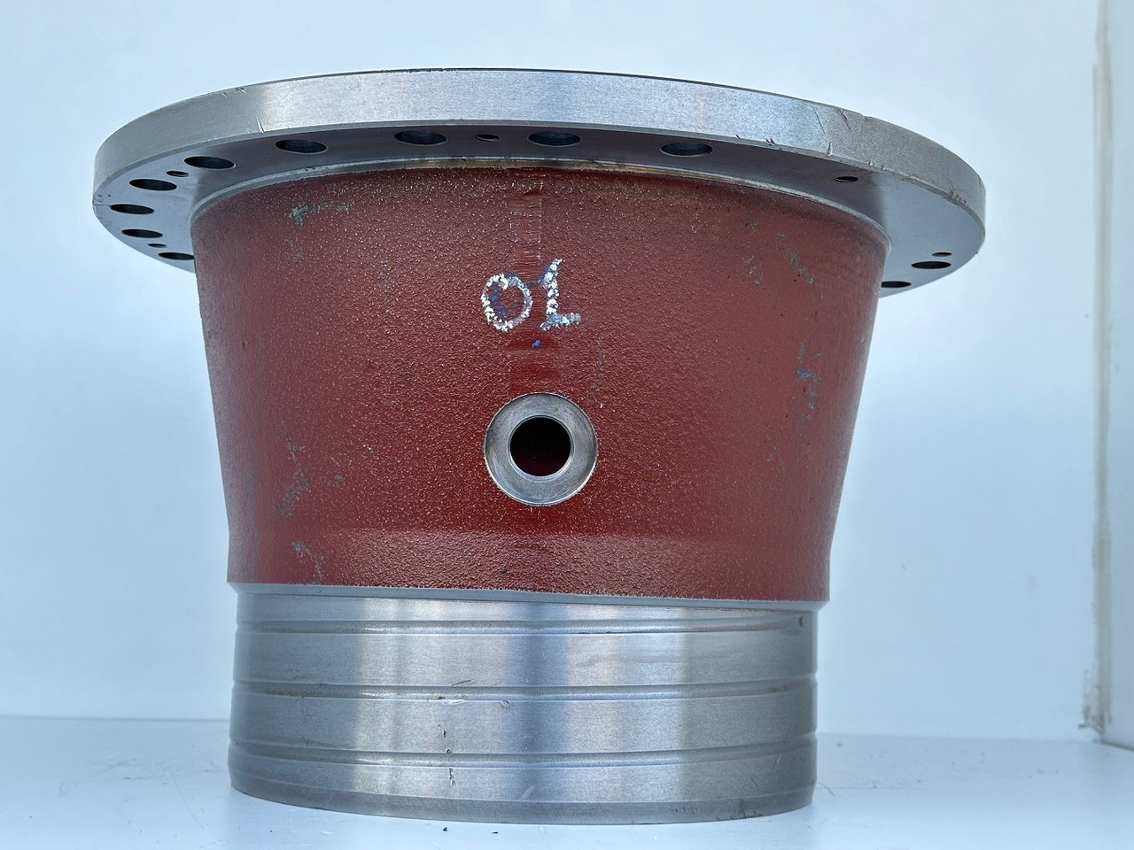 Original Liebherr Abtriebswellengehäuse ID-Nr.932917901 mit Kegelrollenlager ID-Nr.746231701. A954B, A954C, LH80, R954 CG, EP954, ER954, P954, R954 B, R954 C. #932917901.01# - Reductor de rotire pentru Utilaje constructii: Foto 2 Original Liebherr Abtriebswellengehäuse ID-Nr.932917901 mit Kegelrollenlager ID-Nr.746231701. A954B, A954C, LH80, R954 CG, EP954, ER954, P954, R954 B, R954 C. #932917901.01# - Reductor de rotire pentru Utilaje constructii: Foto 2