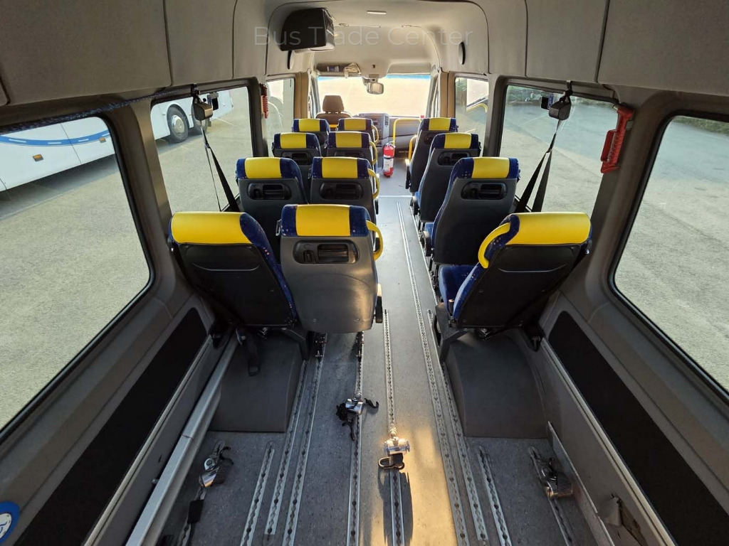 VOLKSWAGEN Crafter 50 LR // 3 units with lift - Microbuz, Transport persoane: Foto 5 VOLKSWAGEN Crafter 50 LR // 3 units with lift - Microbuz, Transport persoane: Foto 5