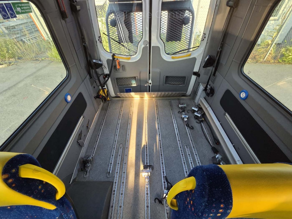 VOLKSWAGEN Crafter 50 LR // 3 units with lift - Microbuz, Transport persoane: Foto 4 VOLKSWAGEN Crafter 50 LR // 3 units with lift - Microbuz, Transport persoane: Foto 4