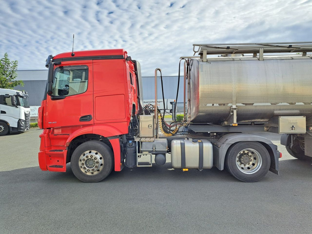 Mercedes Benz Actros 1840 4x2 (Nr. 5831) - Cap tractor: Foto 4 Mercedes Benz Actros 1840 4x2 (Nr. 5831) - Cap tractor: Foto 4