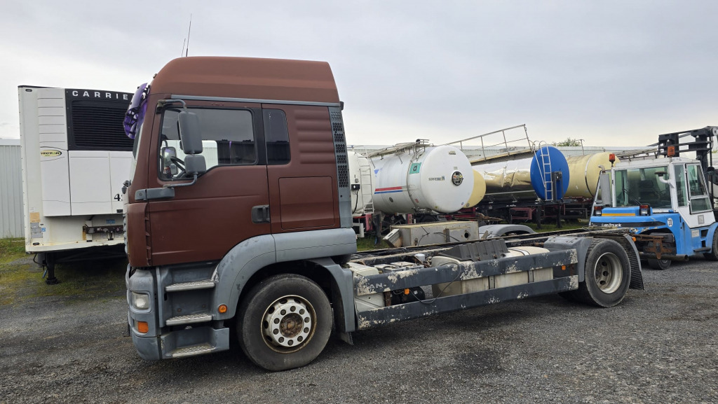 MAN TGA 18.430 4x2 (Nr. 6167) - Camion şasiu: Foto 2 MAN TGA 18.430 4x2 (Nr. 6167) - Camion şasiu: Foto 2