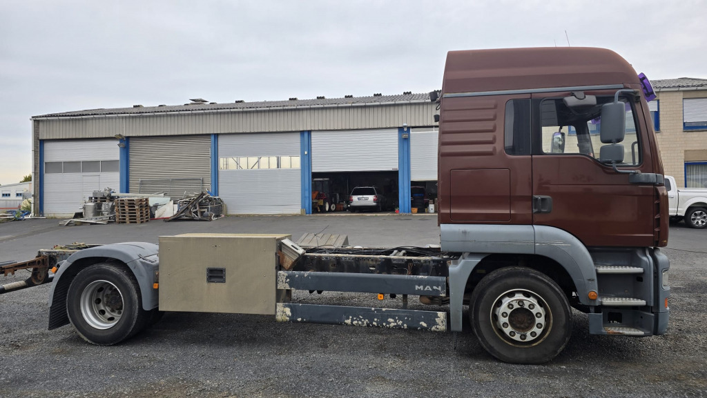 MAN TGA 18.430 4x2 (Nr. 6167) - Camion şasiu: Foto 4 MAN TGA 18.430 4x2 (Nr. 6167) - Camion şasiu: Foto 4