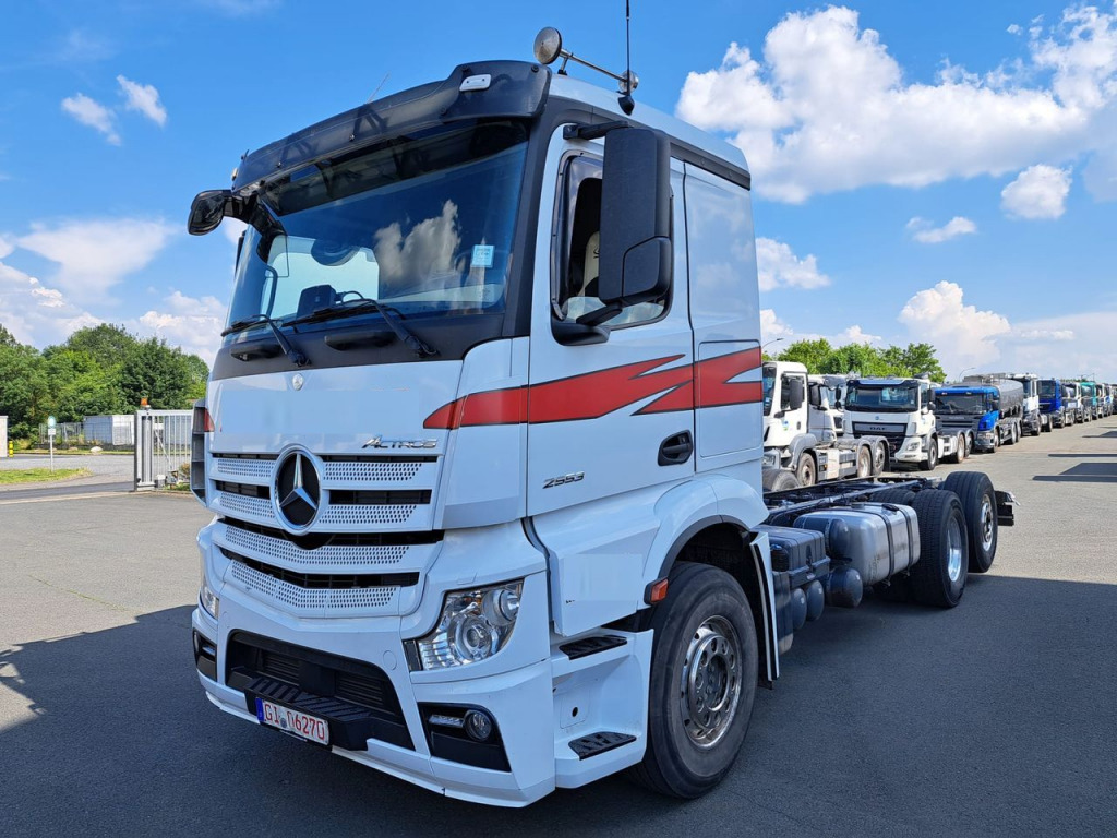 Mercedes Benz 2553 Actros 6x2 (Nr. 5804) - Camion şasiu: Foto 2 Mercedes Benz 2553 Actros 6x2 (Nr. 5804) - Camion şasiu: Foto 2