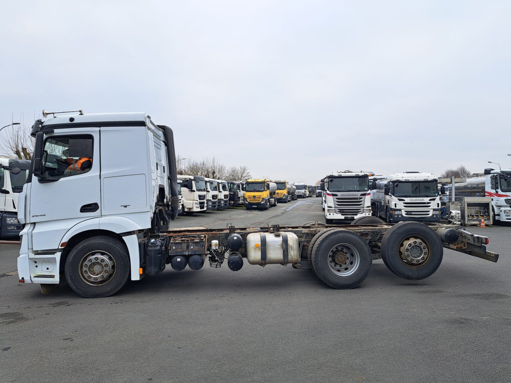 Mercedes Benz Actros 2545 L 6x2 Motorschaden(Nr. 5785) - Camion şasiu: Foto 2 Mercedes Benz Actros 2545 L 6x2 Motorschaden(Nr. 5785) - Camion şasiu: Foto 2