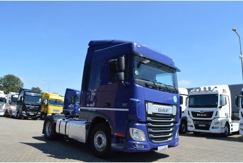 DAF XF 106.440 * EURO6 * 2 TANK * 1200L * 2 BED * - Cap tractor: Foto 2 DAF XF 106.440 * EURO6 * 2 TANK * 1200L * 2 BED * - Cap tractor: Foto 2