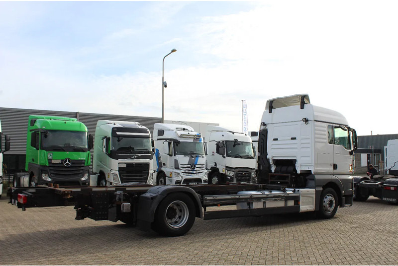 MAN TGX 18.430 * EURO6 * 4X2 * - Camion şasiu: Foto 4 MAN TGX 18.430 * EURO6 * 4X2 * - Camion şasiu: Foto 4