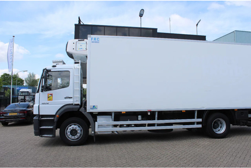 Mercedes-Benz Axor 1824 * EURO5 * 4X2 * CARRIER SUPRA 850 * MANUAL * only 100tkm!!! * - Camion frigider: Foto 2 Mercedes-Benz Axor 1824 * EURO5 * 4X2 * CARRIER SUPRA 850 * MANUAL * only 100tkm!!! * - Camion frigider: Foto 2