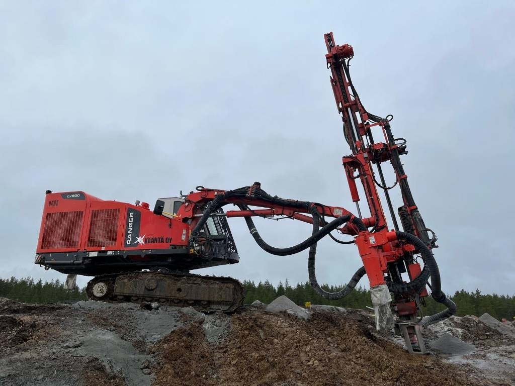Sandvik DX800 - Maşină de foraj: Foto 2 Sandvik DX800 - Maşină de foraj: Foto 2