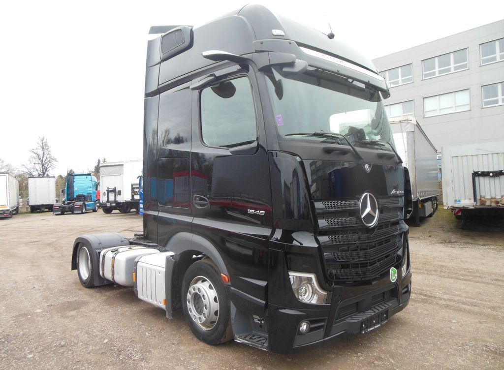 Mercedes-Benz 1848 ACTROS, LOWDECK, GIGA SPACE, STANDKLIMA - Cap tractor: Foto 2 Mercedes-Benz 1848 ACTROS, LOWDECK, GIGA SPACE, STANDKLIMA - Cap tractor: Foto 2