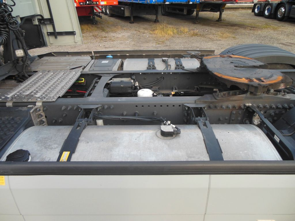 Volvo FH 13/460 TURBO COMPOUND,I-SAVE,I-PARK COOL,TOP Volvo FH 13/460 TURBO COMPOUND,I-SAVE,I-PARK COOL,TOP - Cap tractor: Foto 5 Volvo FH 13/460 TURBO COMPOUND,I-SAVE,I-PARK COOL,TOP Volvo FH 13/460 TURBO COMPOUND,I-SAVE,I-PARK COOL,TOP - Cap tractor: Foto 5