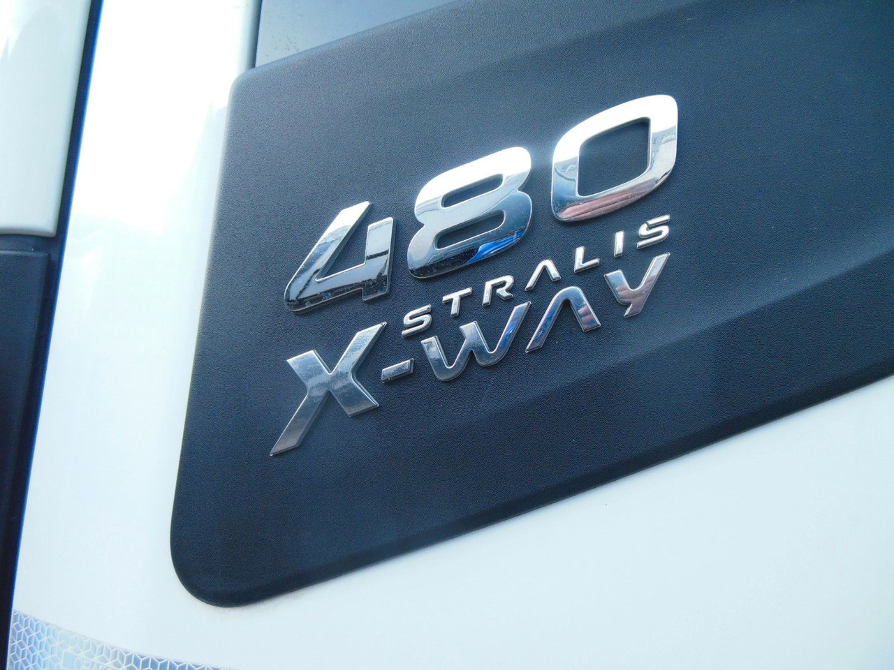 Iveco STRALIS X-WAY 480, 8X4, BORDMATIC, AHK, TOP!!! - Camion basculantă: Foto 5 Iveco STRALIS X-WAY 480, 8X4, BORDMATIC, AHK, TOP!!! - Camion basculantă: Foto 5