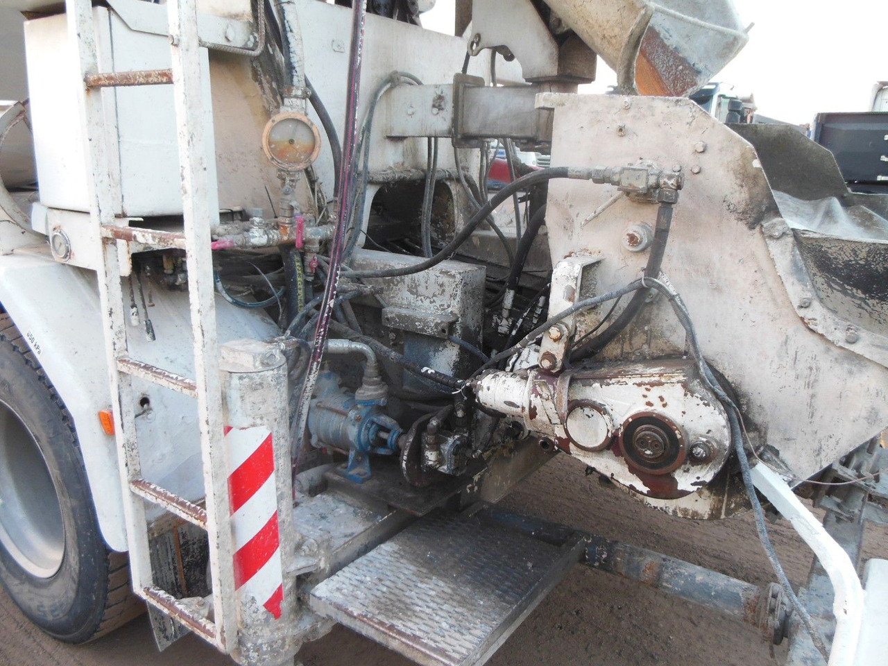 Autopompă de beton MAN TGA 35.410, 8X4, MIX + PUMPE 24M: Foto 8